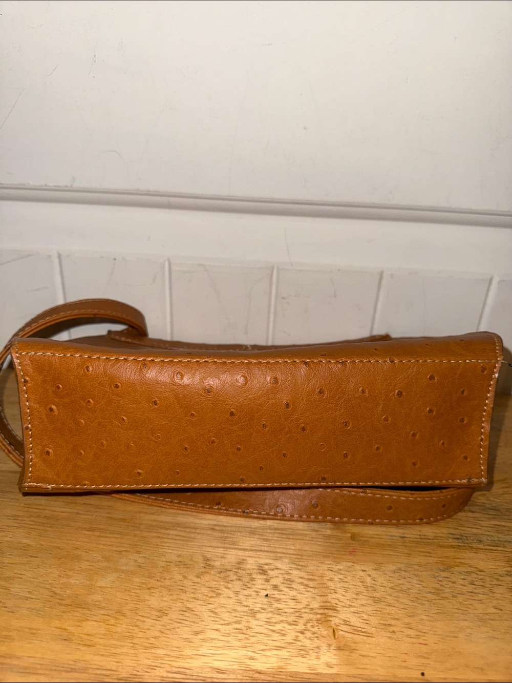 Liz Claiborne Brown Faux Ostrich Crossbody Bag - Picture 4 of 7